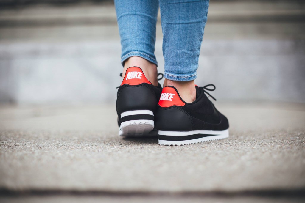 nike-cortez-tech-fleece-womens-black-red-white