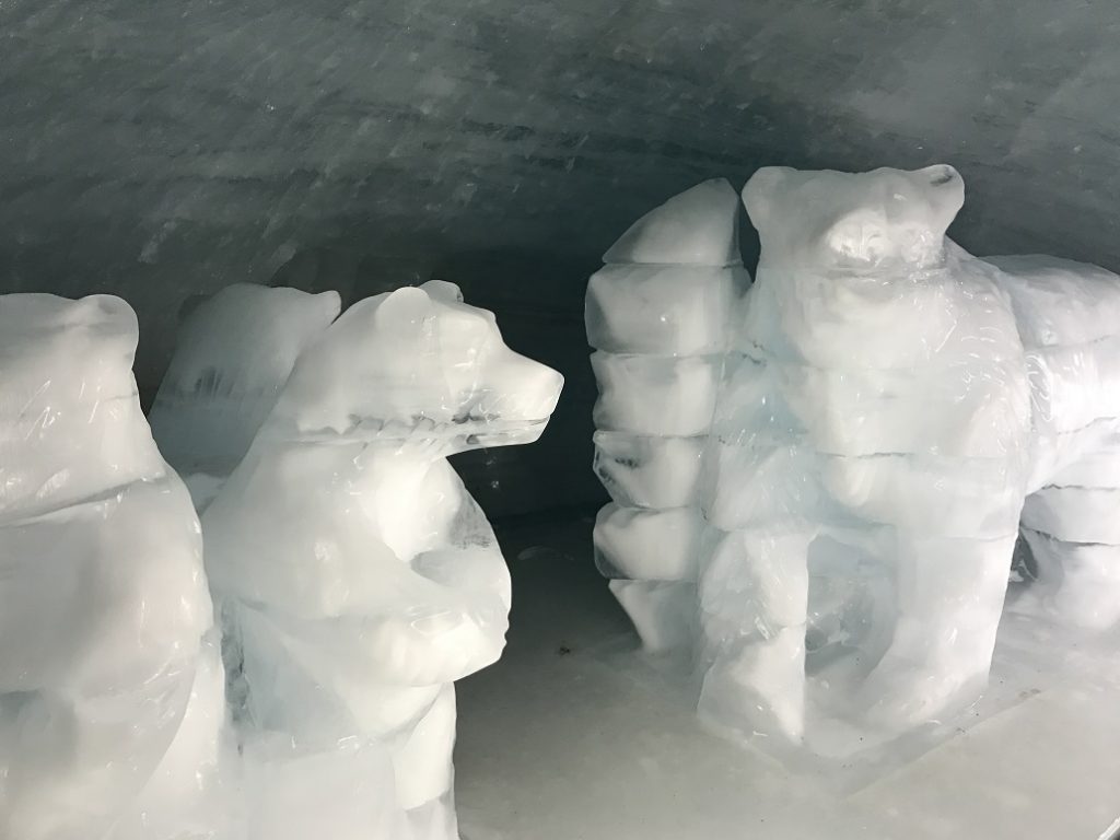 jungfrau_scultureghiaccio_icepalace