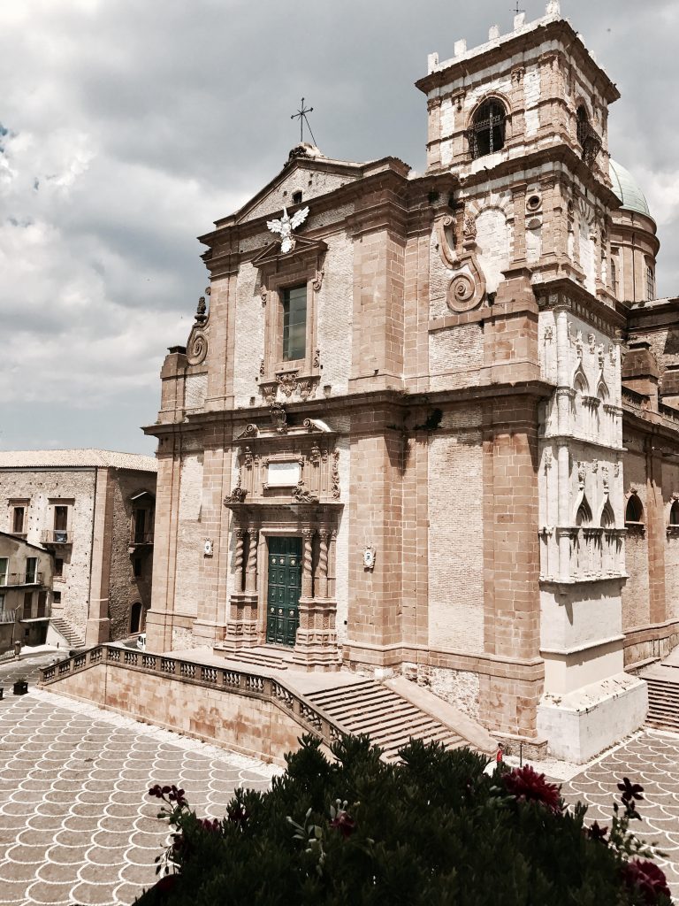 piazzaarmenrina_duomo_piazza_travel_raffaellacatania