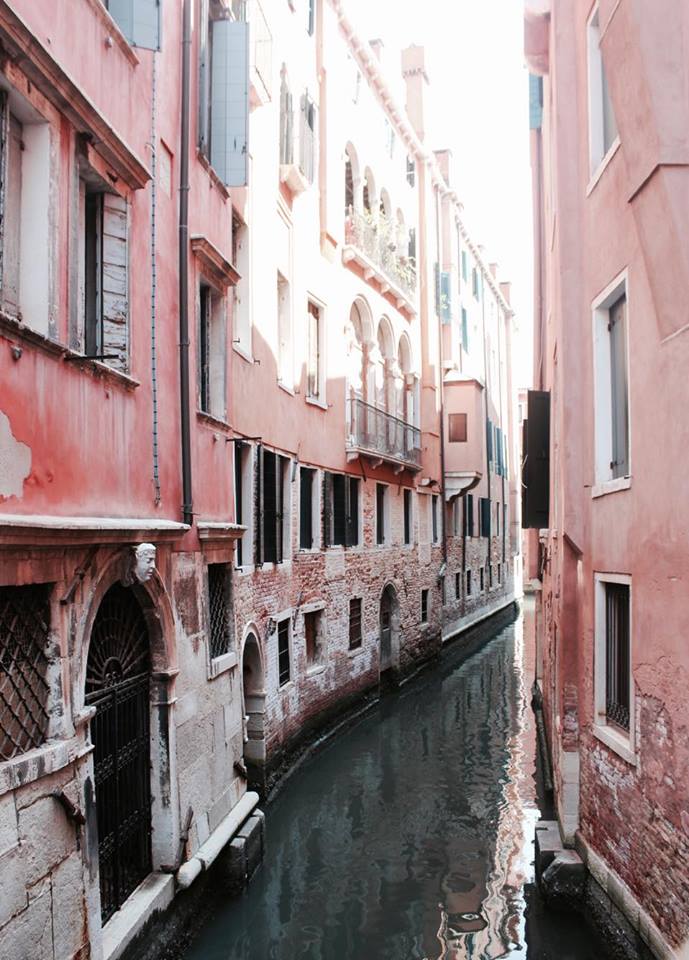 venezia_calle_ponti_palazzi