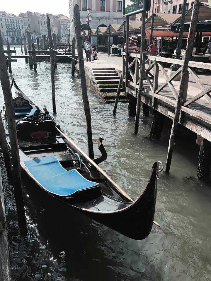 venezia_gondole_canale_travel