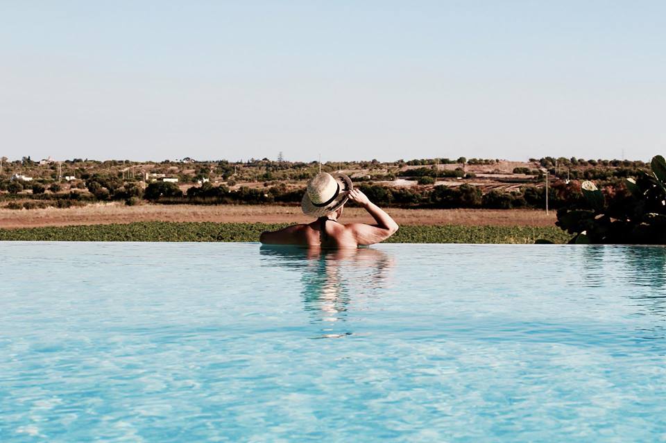 Le_sorelle_del_vino_agriturismo_sicilia_piscina_raffaellacatania_travelblogger
