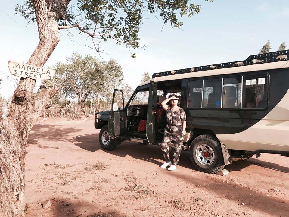 kenya_travel_blogger_raffaellacatania_safari_jeep