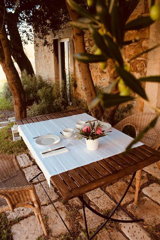 baglio_occhipinti_colazione_in_giardino_sicilia_vittoria