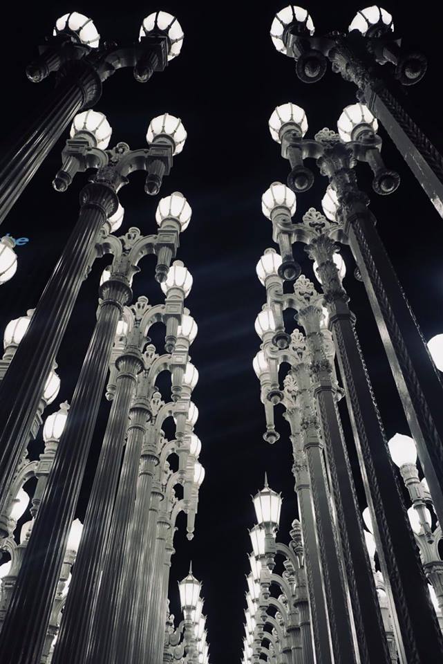 Los Angeles i 10 luoghi più belli da fotografare LACMA istallazione lampadine