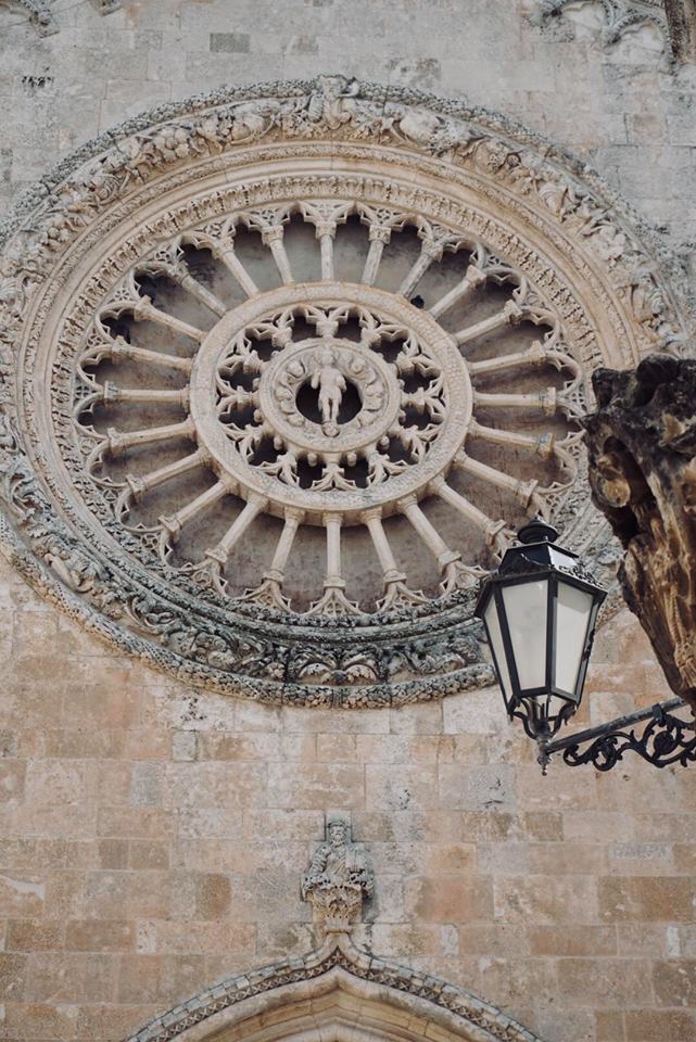 valle_ditria_ostuni_cosa_vedere_rosone_chiesa